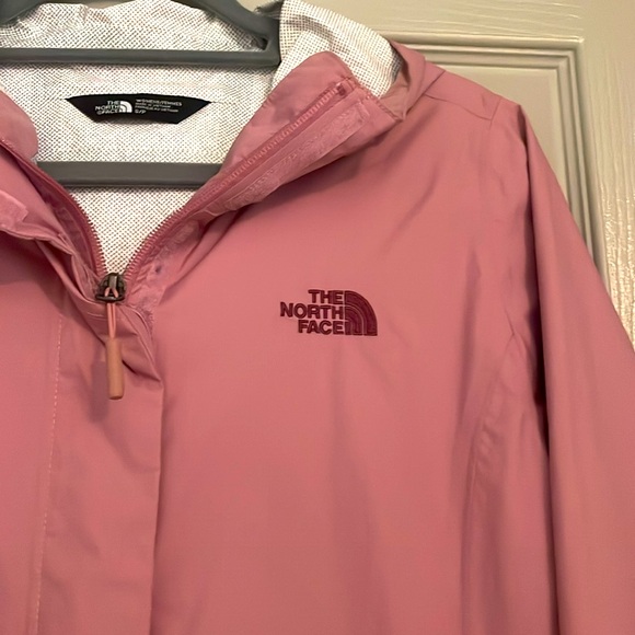 North Face Rain/ Wind Jacket. - Picture 3 of 7